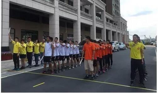 用运动挥洒激情,用青春绽放活力——趣味运动会回顾